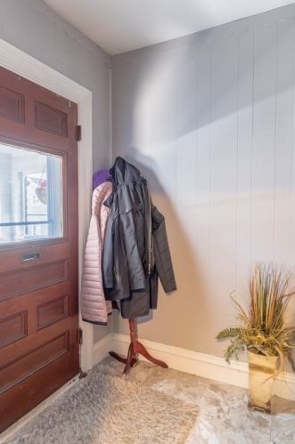 195 Barnaby St, Fall River MA 02720-3507 exterior