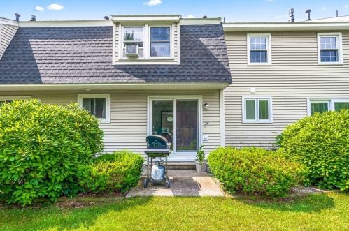 52 Frederick St, Dracut, MA 01826-3443