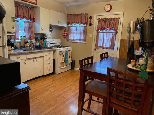 1109 Delsea Dr, West Deptford NJ 08093-2252 exterior