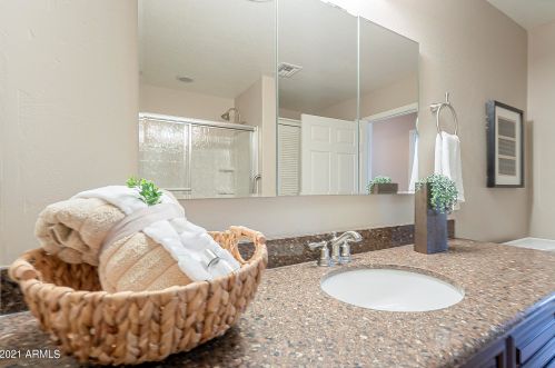 3009 Anderson Dr, Phoenix AZ 85053-1812 exterior