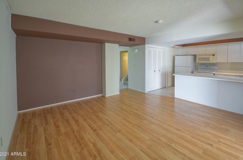 4430 Belleview St, Phoenix AZ 85008-5644 exterior