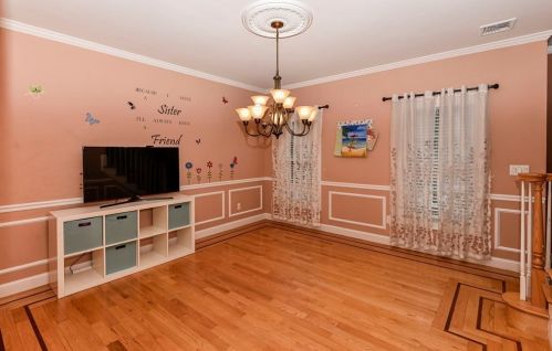 51 Hastings Rd, Dedham MA 02026-5407 exterior