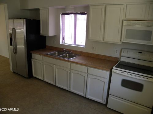 1002 27 Pl, Phoenix AZ 85008-1933 exterior