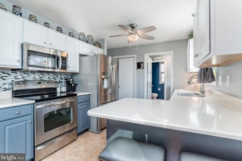 26 Sussex Dr, Carlisle PA 17013-1792 exterior