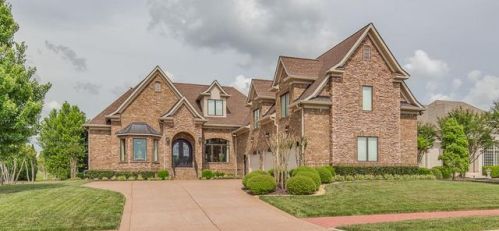 886 Plantation Blvd, Gallatin TN  37066-4494 exterior