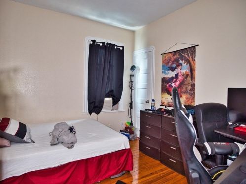 74 Clark St, New Bedford MA 02740-7021 exterior