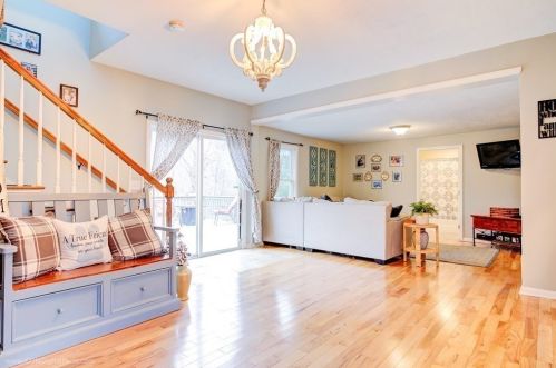 80 Rawson St, Leicester, MA 01524-2034