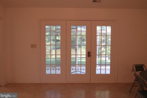 53 Lake View Ter, Columbus NJ  08022-1033 exterior