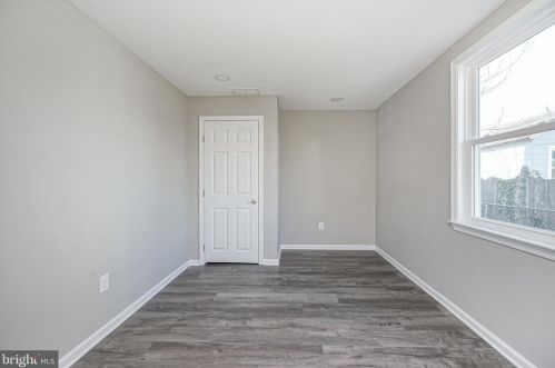 326 Billingsport Rd, West Deptford NJ 08066-2238 exterior