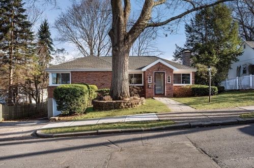 10 Kensington Ave, Newton, MA 02465-1314