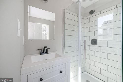 326 Billingsport Rd, West Deptford NJ 08066-2238 exterior