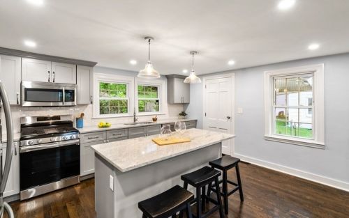 17 Ives St, Worcester MA  01603-2614 exterior