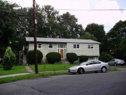 11 Selwyn Rd, Newton, MA 02461-2123