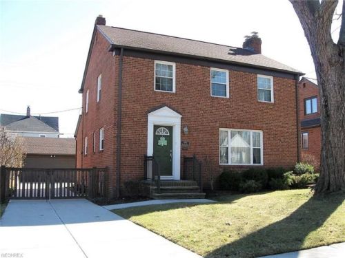 1461 Parkwood Rd, Cleveland OH  44107-4717 exterior