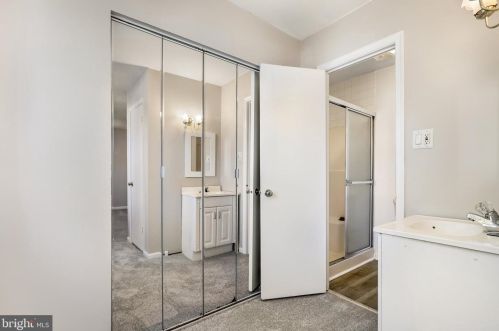 9005 Queen Maria Ct, Columbia MD 21045-2405 exterior