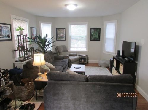 290 Harvard St, Quincy MA 02170-2527 exterior