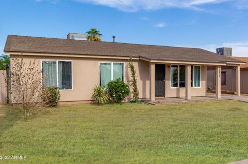 2221 61st Dr, Phoenix, AZ 85035-3504