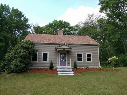 98 North St, Norfolk, MA 02056-1743