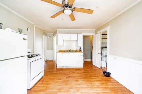 11 Sycamore St, Montgomery MA 01085-3215 exterior