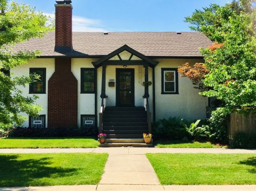 3200 Wenonah Ave, Forest View, IL 60402-2930