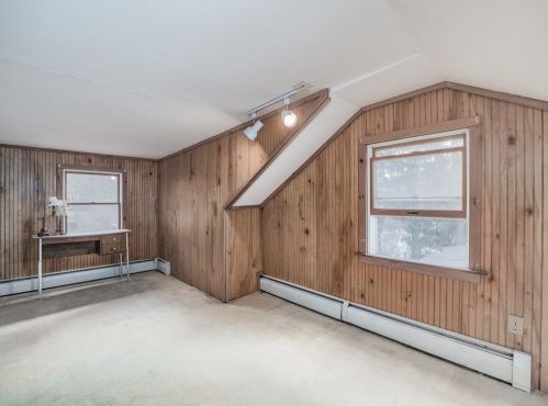 12 Candlewood St, Worcester MA 01602-2804 exterior