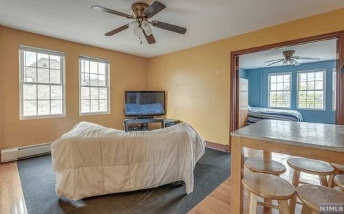 440 Belgrove Dr, Kearny NJ 07032-1628 exterior