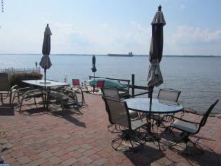 107 River Dr, Pennsville NJ  08070-1609 exterior