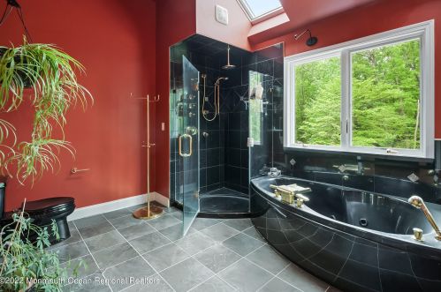 335 Veterans Hwy, Jackson Twp NJ 08527-2832 exterior