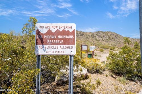 10824 12th St, Phoenix AZ  85020-1131 exterior