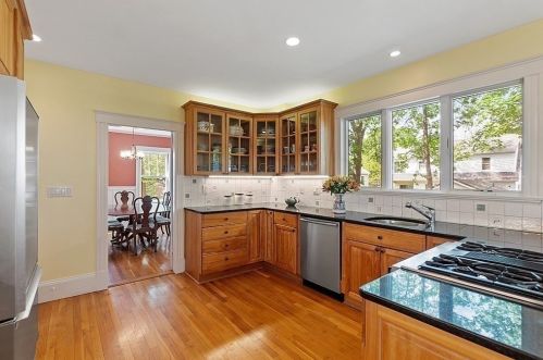 38 Maplewood Ave, Newton, MA 02459-2526