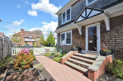 839 Madison St, Fall River, MA 02720-4035