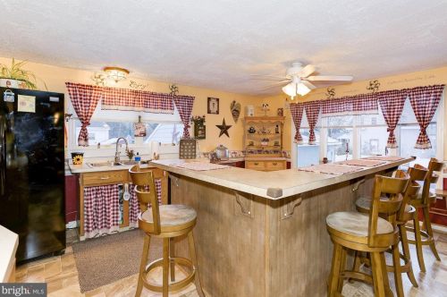 420 Pennsylvania Ave, West Deptford NJ 08063-1223 exterior