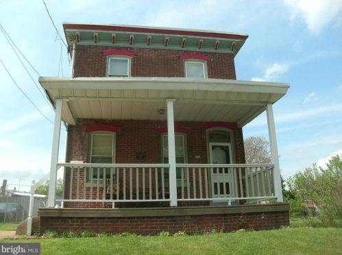 7024 Keystone St, Philadelphia, PA 19135-2007