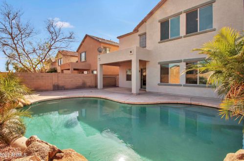 9118 Cypress St, Phoenix AZ 85003-1106 exterior