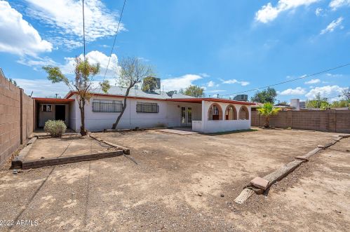 2908 Corrine Dr, Phoenix AZ 85029-1937 exterior