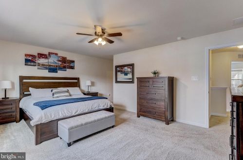 618 Schaeffer Ave, West Deptford NJ 08096-6631 exterior