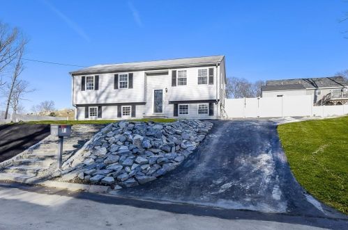 79 Valmor St, Worcester, MA 01604-2447