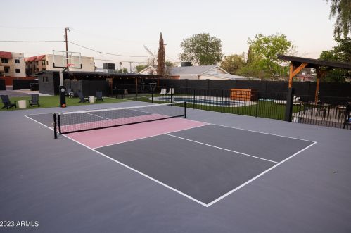 2635 Clarendon Ave, Phoenix AZ 85018-5958 exterior