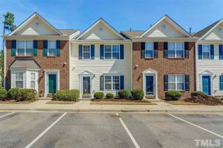 26 Edgebrook Cir, Durham, NC 27703-4904