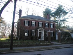 206 Waban Ave, Newton, MA 02468-2107