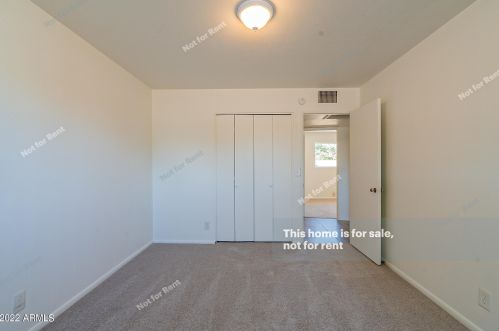 3030 Cactus Rd, Phoenix AZ 85029-2220 exterior