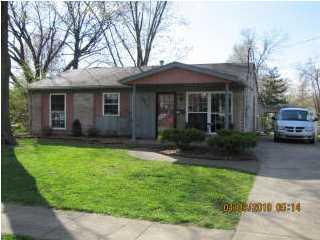 10816 Golden Dr, Louisville, KY 40272-4136