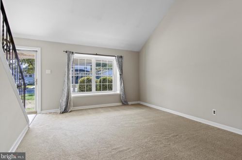 565 Salem Ave, West Deptford NJ 08096-3204 exterior