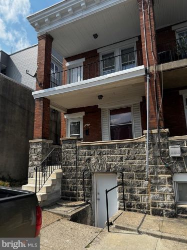 6415 Callowhill St, Philadelphia, PA 19151-4010