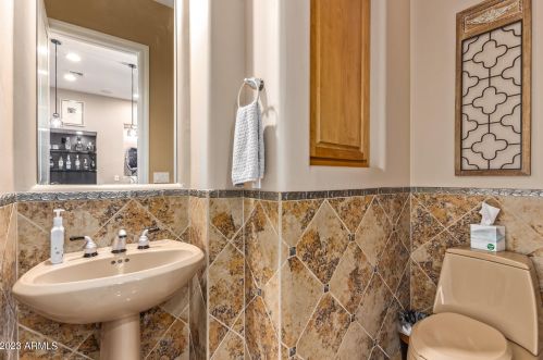 22843 54th St, Phoenix AZ  85054-7199 exterior