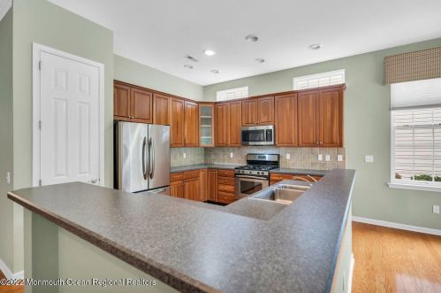 33 Crooked Stick Rd, Jackson Twp NJ 08527-4032 exterior