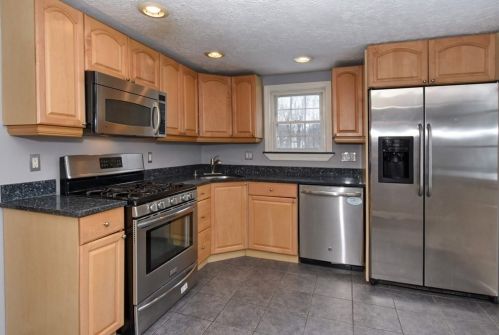 150 Donnellan Cir, Weymouth MA  02191-1763 exterior