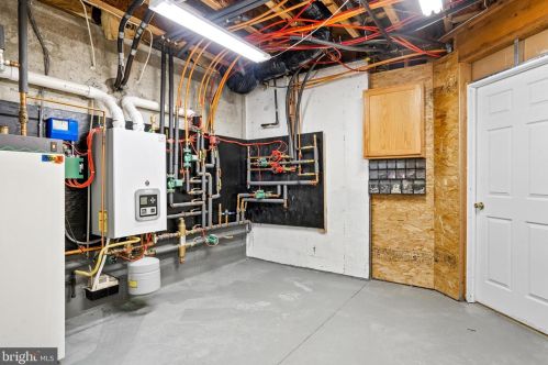 71 Mill Ln, Columbus NJ 08022-1940 exterior