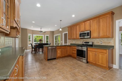 496 Ridgedale Ave, East Hanover NJ  07936-3006 exterior