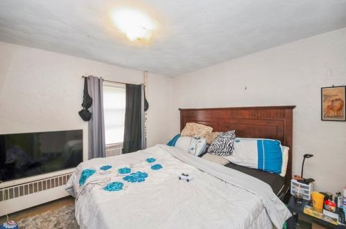 9 Lund St, Worcester MA 01607-1117 exterior